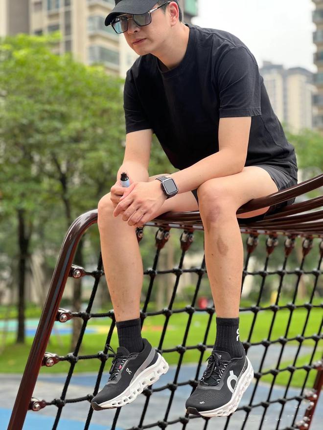 穿Nike、阿迪换成4个中产品牌更高级qy千亿球友会答应我：中年男人运动鞋别(图5)