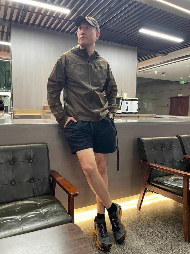 穿Nike、阿迪换成4个中产品牌更高级qy千亿球友会答应我：中年男人运动鞋别(图12)