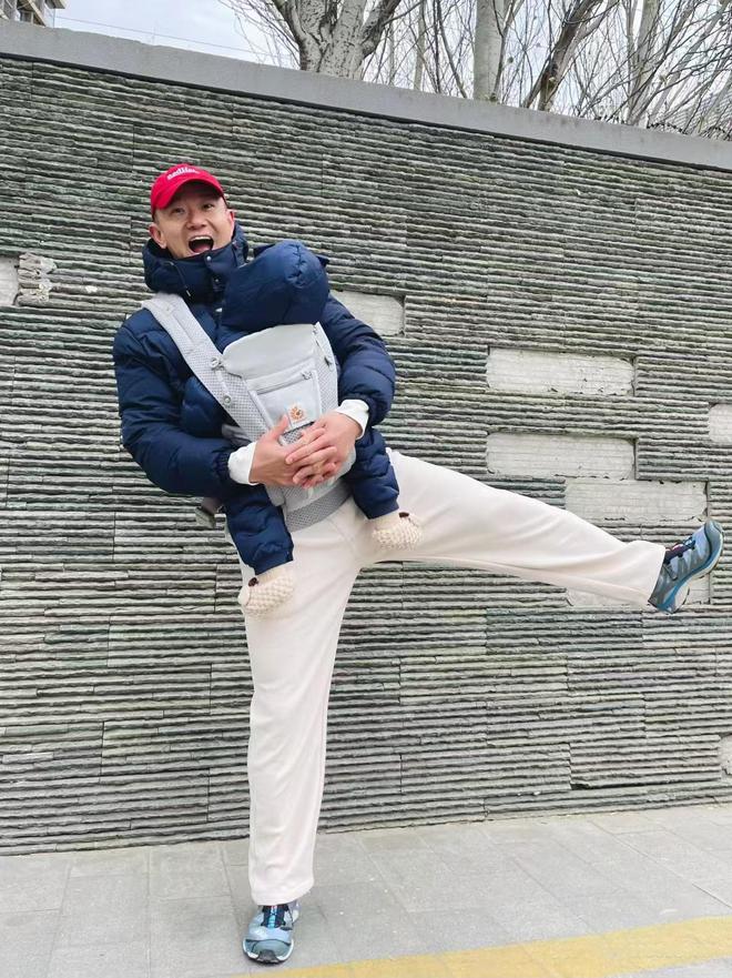 穿Nike、阿迪换成4个中产品牌更高级qy千亿球友会答应我：中年男人运动鞋别(图10)
