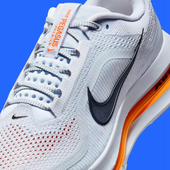 双Nike跑鞋把能给的都给足了千赢国际首页入口配置诱人！这(图4)