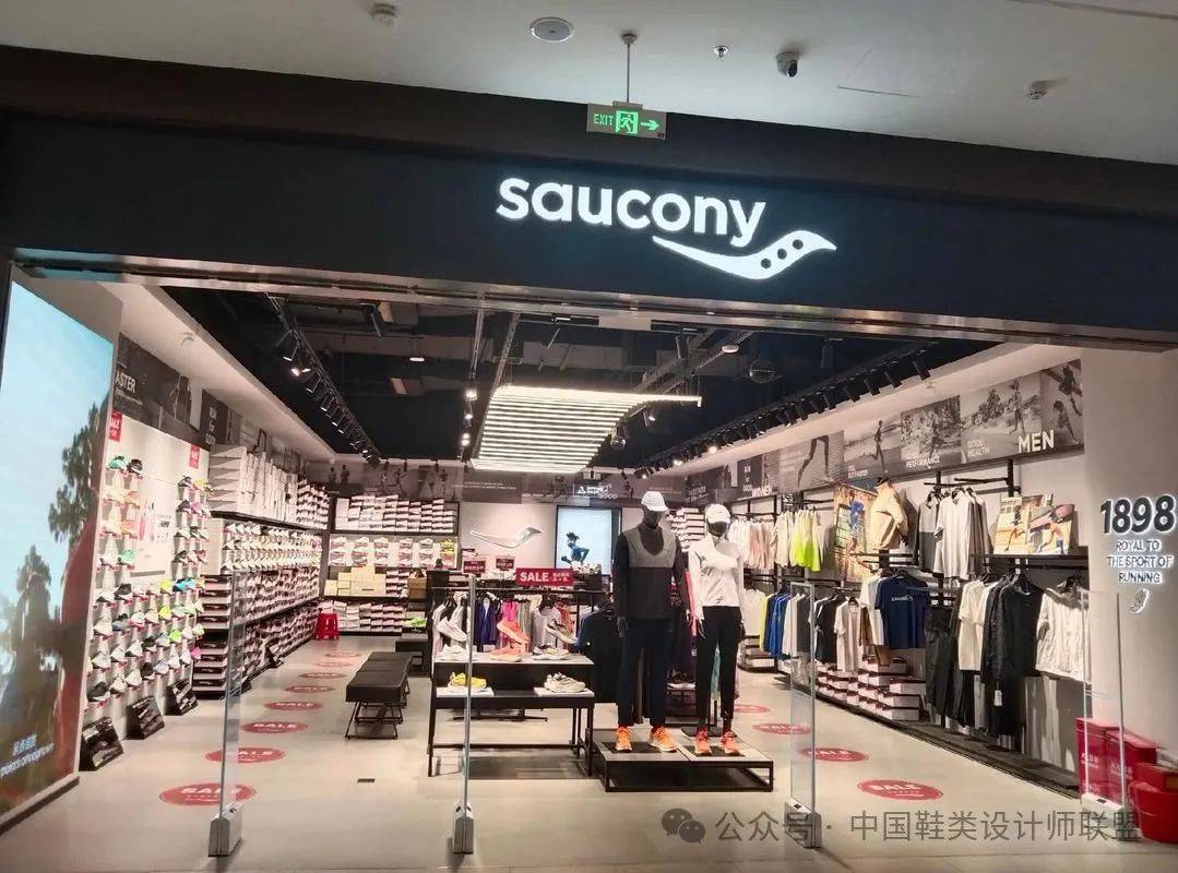 场的质量与科技竞争球友会体育跑鞋市(图13)