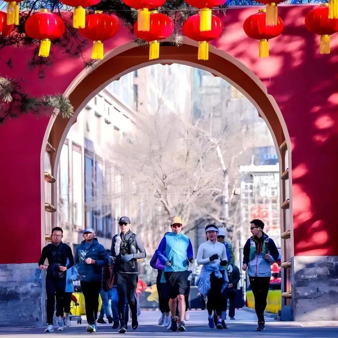 场的质量与科技竞争球友会体育跑鞋市(图15)