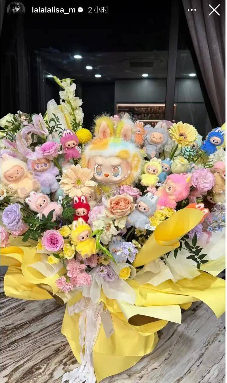 都上脚了这个品牌的运动鞋！Jennie、智秀同一天(图3)