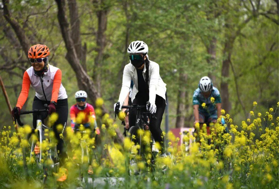 端化鞋子平民化 行业观察户外市场新趋势：服装高
